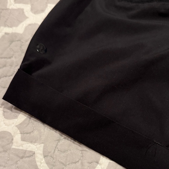 Lululemon Athletica Flowy Everyday Ribbon Tie shorts in black - Picture 5 of 6